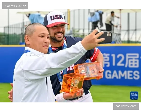 垒球男子赛因大雨暂停，组委会智慧处理成就“双冠”佳话